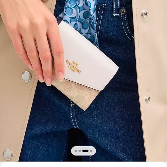 New COACH Mini Envelope Wallet With Strap In Signature Canvas - Picture 6 of 9